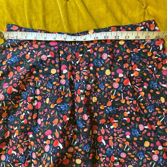 Retrolicious Festive Christmas Mushroom Skater Skirt - Picture 3 of 5